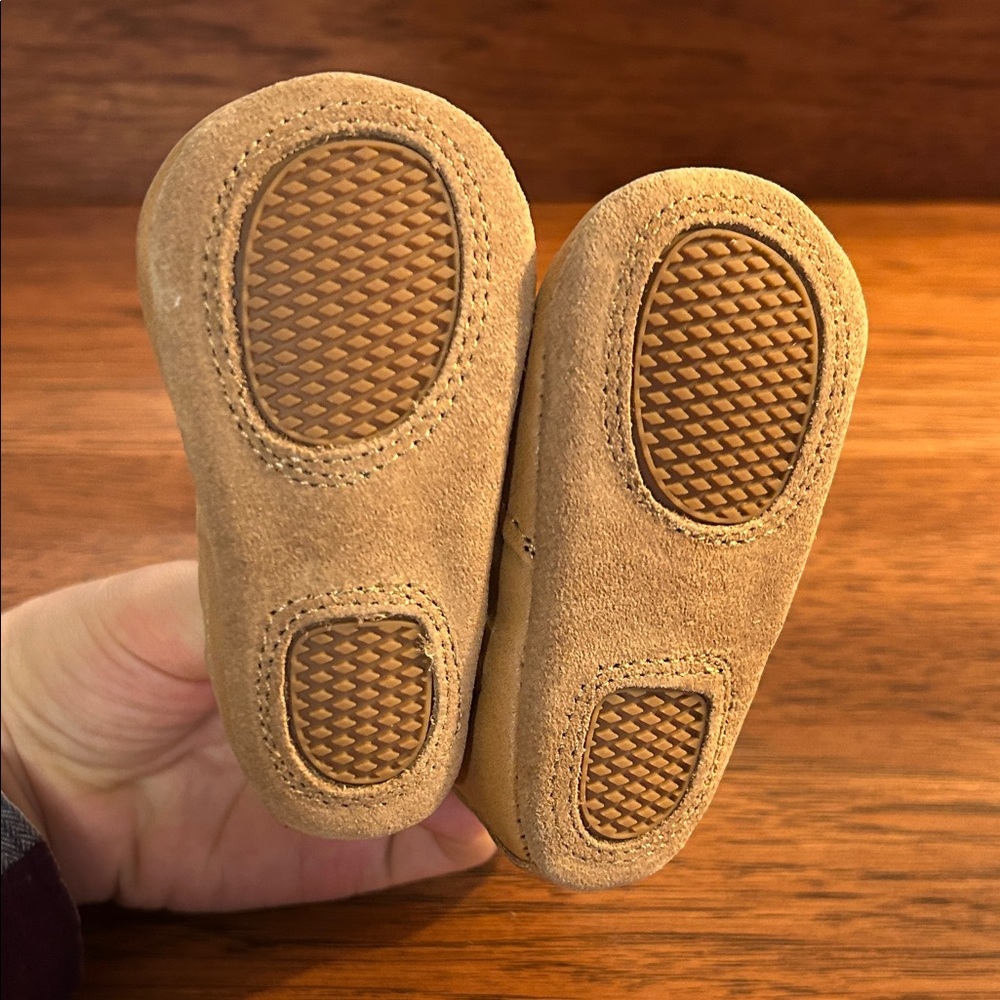 NWT size 2 Tan Little Love Bug Chelsea Boots - Picture 5 of 6